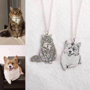 Customizable Memorial Necklace Engraved with Pet Photo