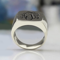 Personalized Class Signet Ring with Monogram