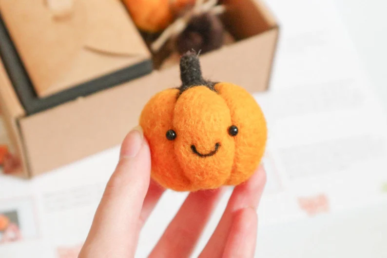 DIY-Kit Woolly Pumpkin Pal Nadelfilzen - Anfänger-Bastelset von hoher Qualität