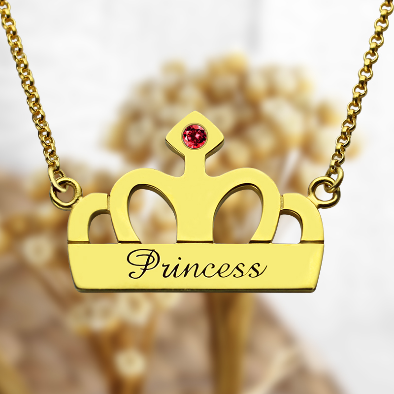 Colar com berloque de coroa de princesa com pedra zodiacal e nome banhado a ouro de 18 quilates