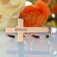 Personalized Two-finger Cross Ring with Name Rose Gold