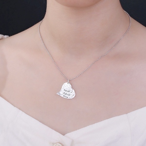 Personalisierte Gehämmerte herzförmige Familien Halskette in Reinem Silber