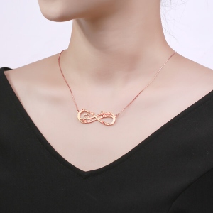 Infinity Halskette mit 5 Namen in Rosa Gold