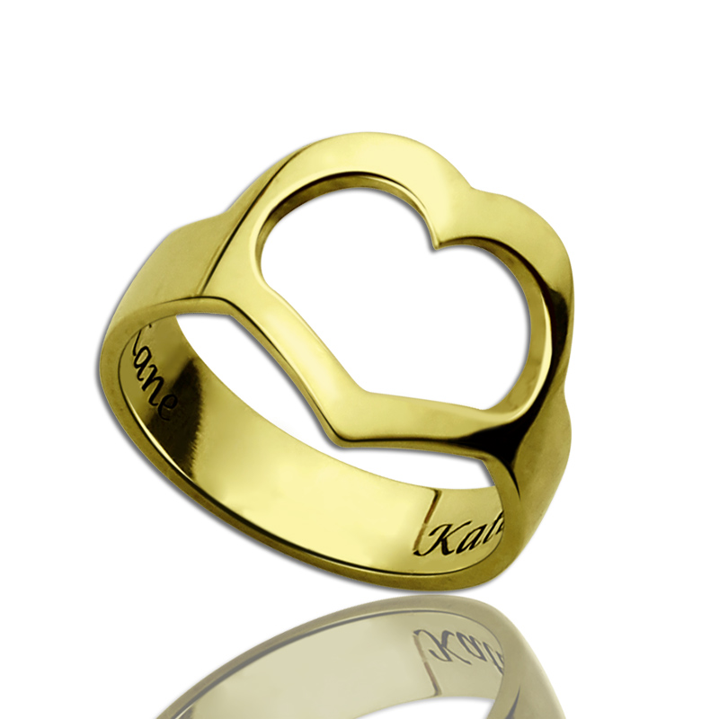 Anel de compromisso de coração com nome do casal em prata banhada a ouro
